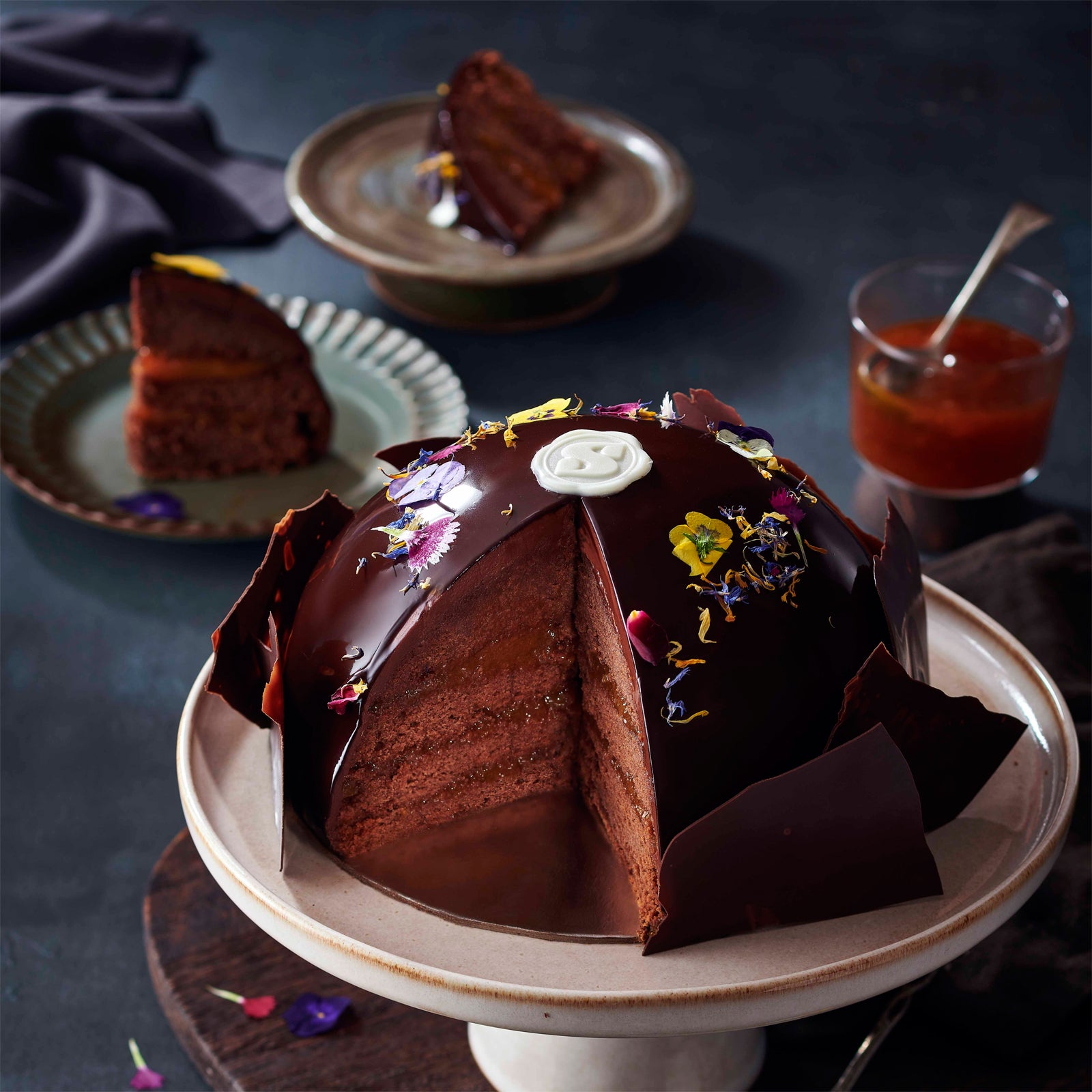 Sacher Cake Delivery in Dubai - Order Now for a Luxurious Treat - Sisi ... Sacher Cake Delivery in Dubai - Order Now for a Luxurious Treat - Sisi ...